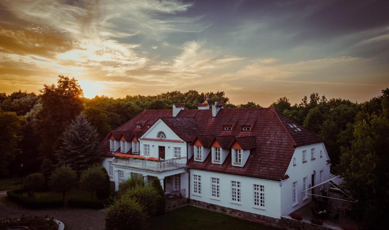 Dwor W Bychowie Гневіно Екстер'єр фото